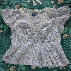 GAP Women Sz XL Top Blue Floral Flutter Sleeve Lace Edge Cotton/Rayon Peplum